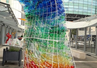 ONDA di GIOIA - 2021   Installazione con 1000 Bottiglie PET riciclate - MakerFaireRome